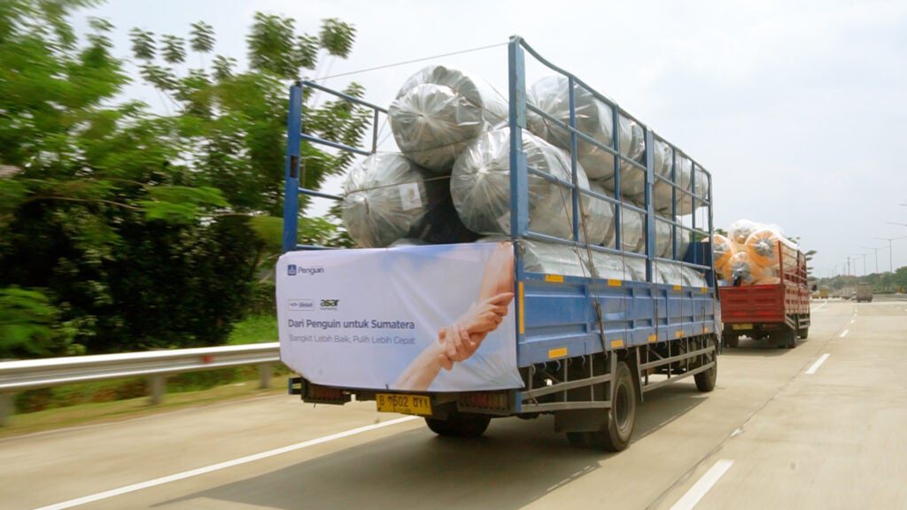 162 Tangki Air Penguin Dukung Distribusi Air Bersih di Aceh dan Sumatra