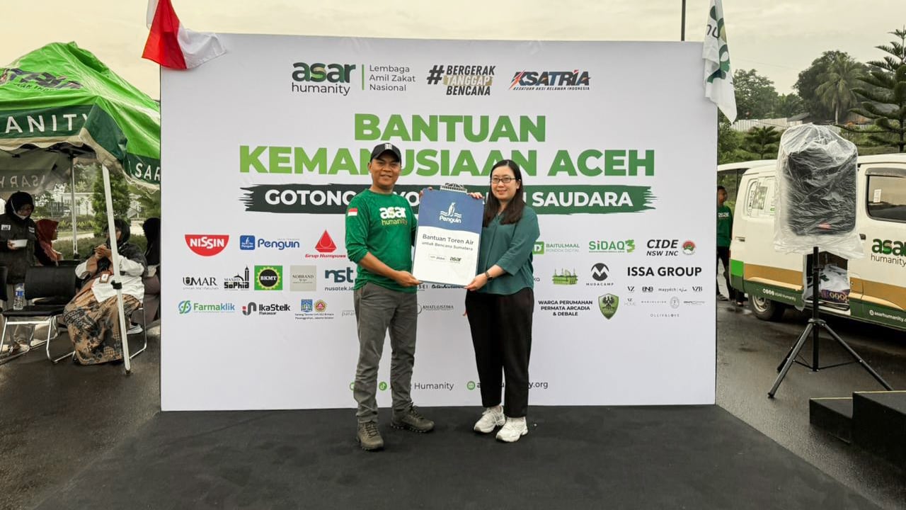 Penguin Donasikan 162 Toren Air untuk Korban Banjir di Aceh dan Sumatra