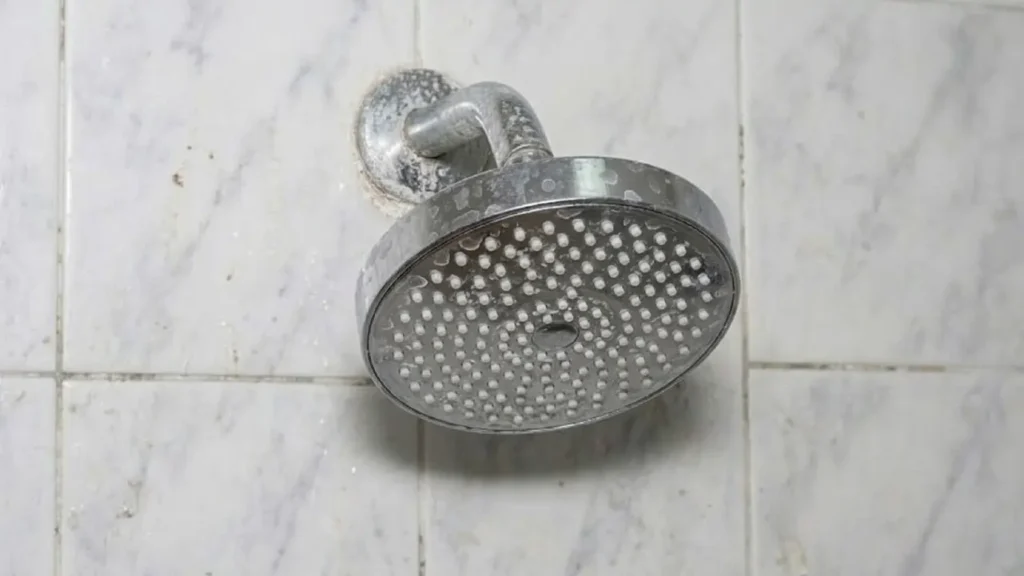 Air sumur dan PAM keruh, berbau, kotor